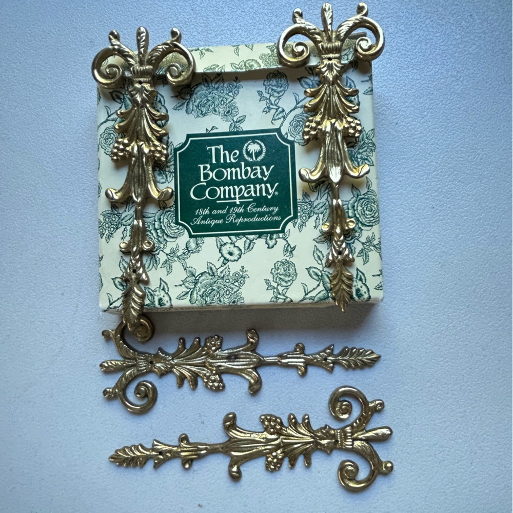 Vintage Bombay Company Solid Brass Floral Wall Decor Metalware Scroll Design